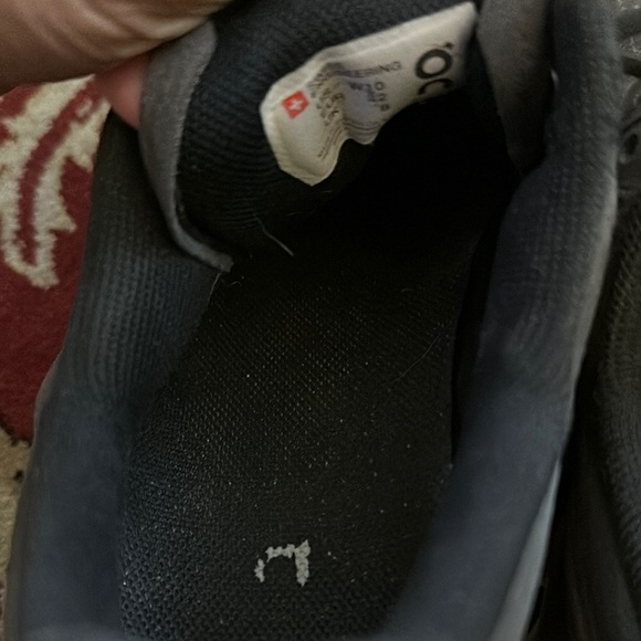 On Running woman Black and Purple Athletic Shoes size 10 - Picture 8 of 8